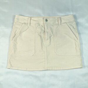 American Eagle Cream Corduroy Mini Skirt Women’s Size 12 - In Great Condition